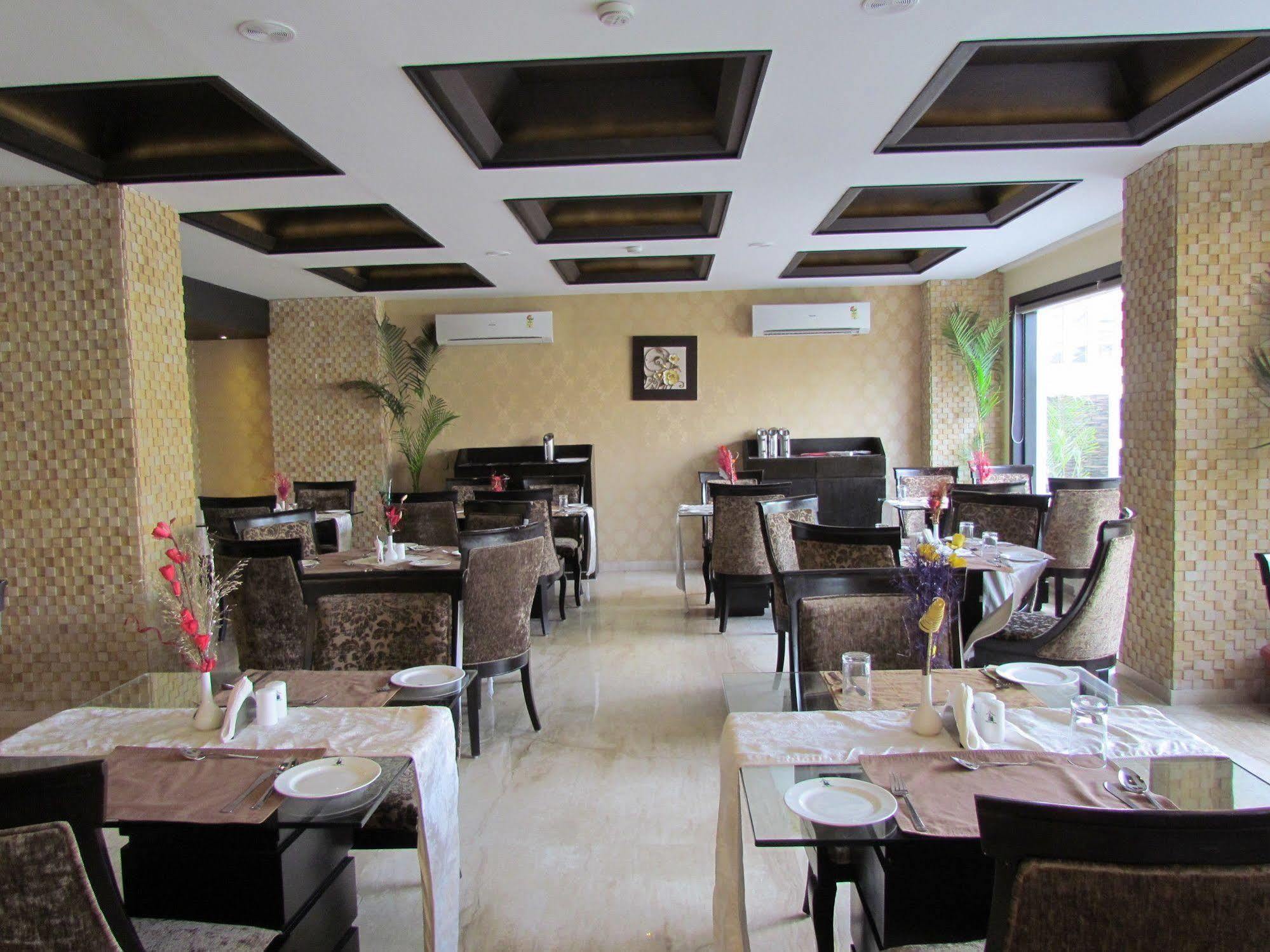 Hotel Pine Spring Wazir Bagh Srinagar  Exterior photo
