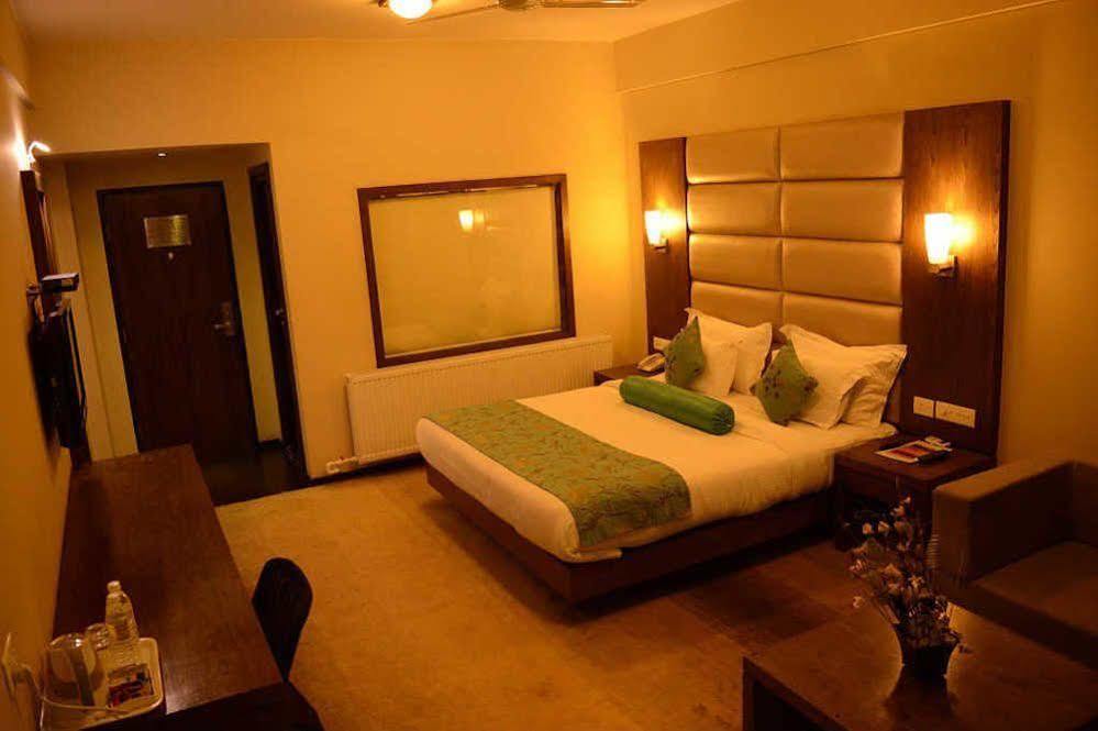Hotel Pine Spring Wazir Bagh Srinagar  Exterior photo