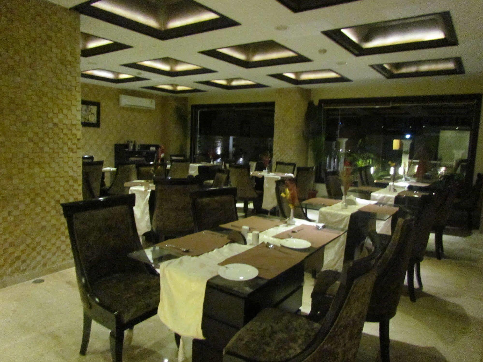 Hotel Pine Spring Wazir Bagh Srinagar  Exterior photo