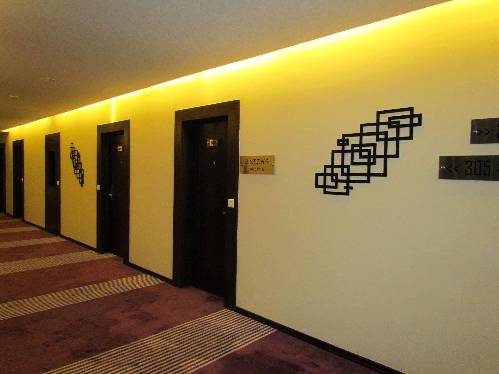 Hotel Pine Spring Wazir Bagh Srinagar  Exterior photo